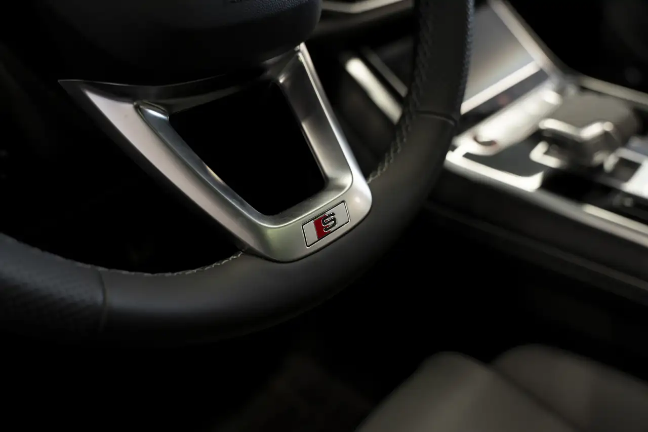 Audi SQ7 photo Audi SQ7