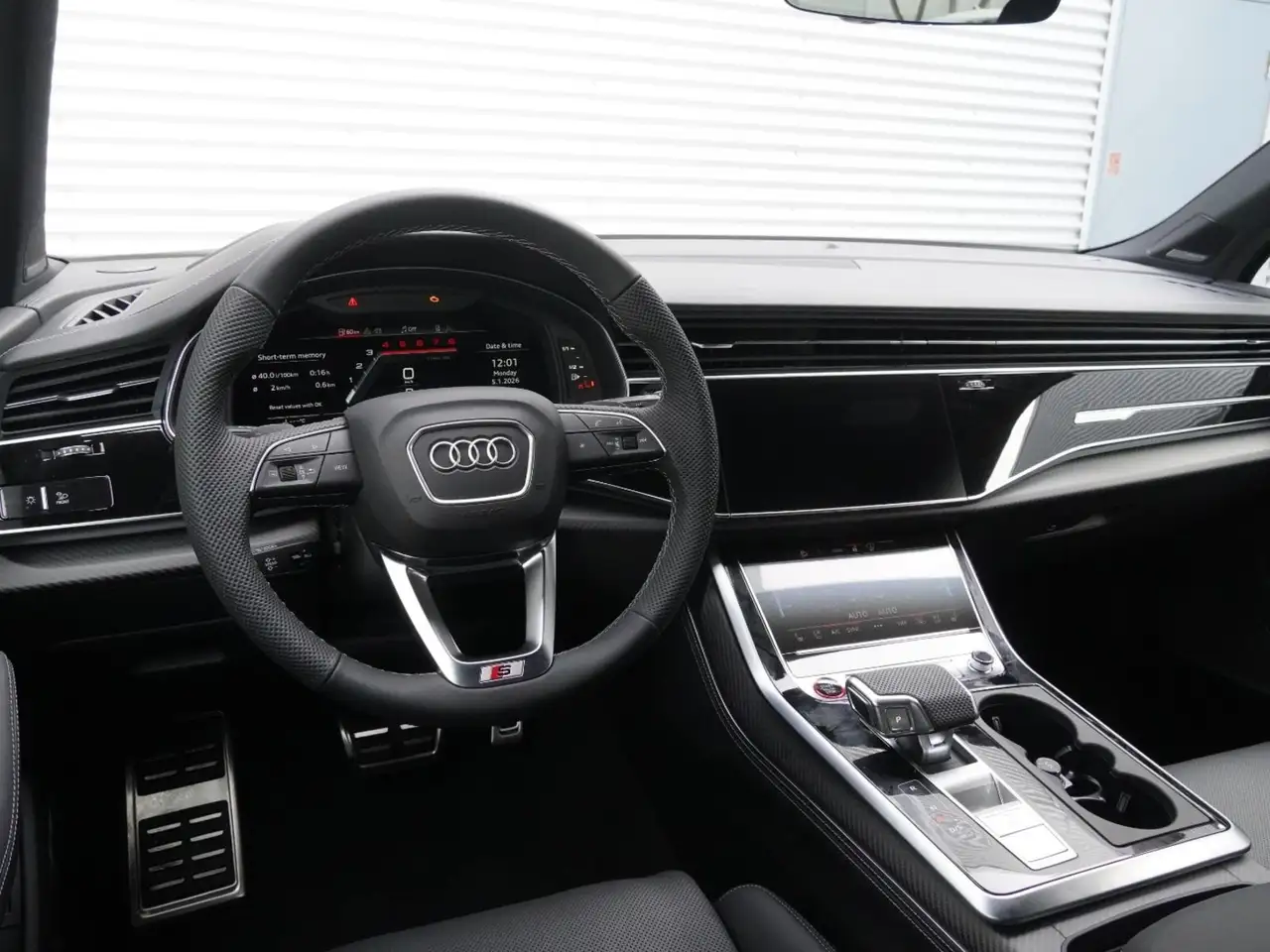 Audi SQ7 снимка Audi SQ7