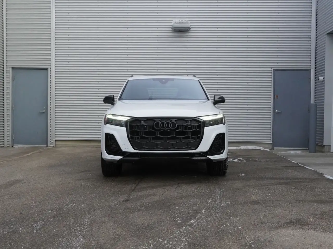 Audi SQ7 снимка Audi SQ7