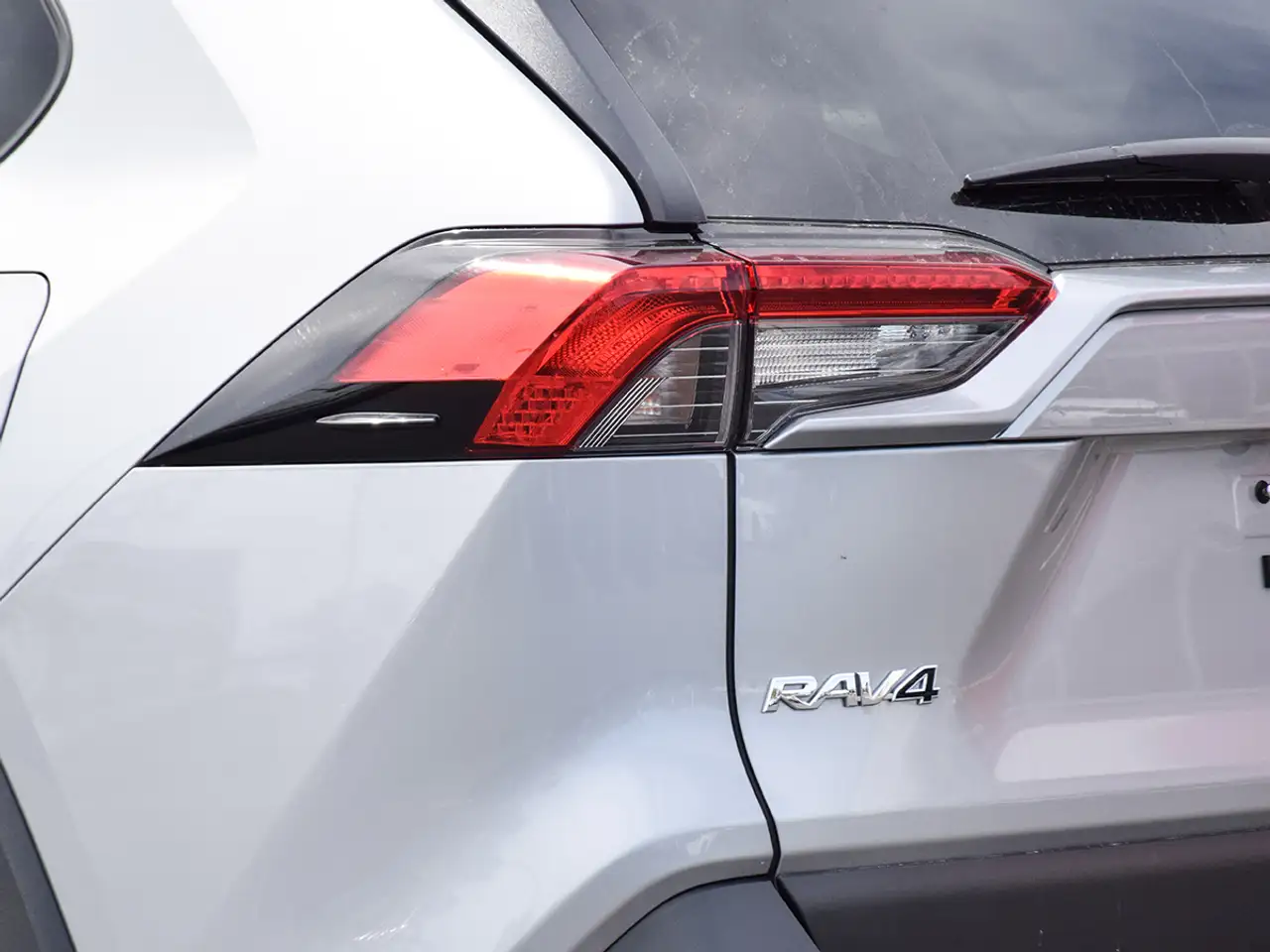 Toyota RAV 4 снимка Toyota RAV 4
