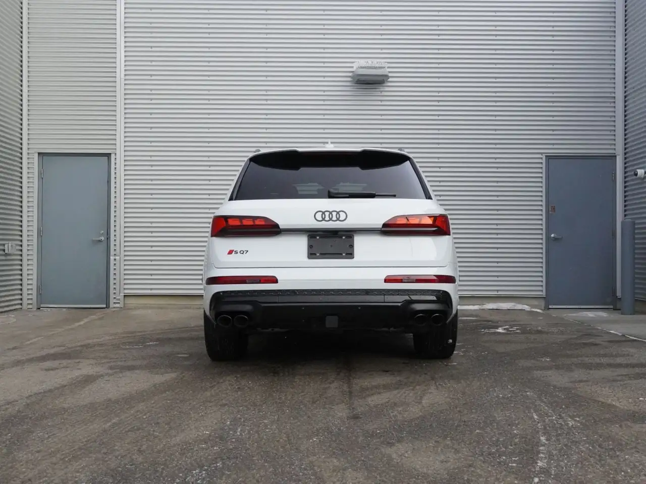 Audi SQ7 снимка Audi SQ7