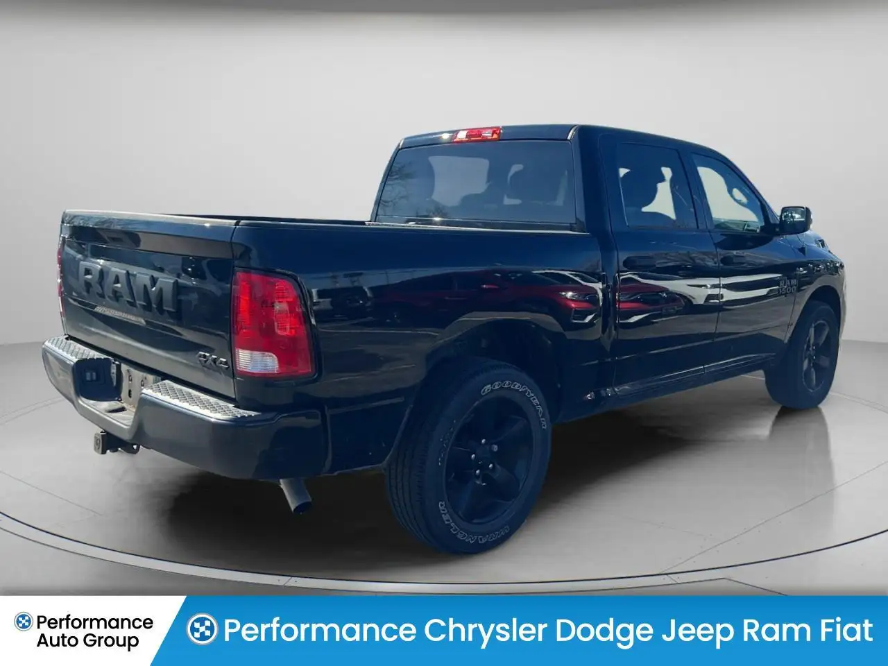 RAM 1500 снимка RAM 1500