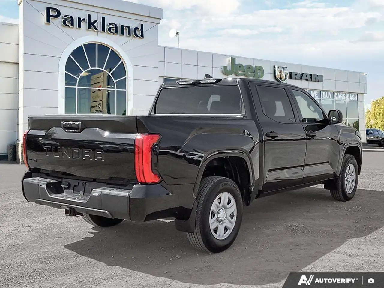 Toyota Tundra снимка Toyota Tundra