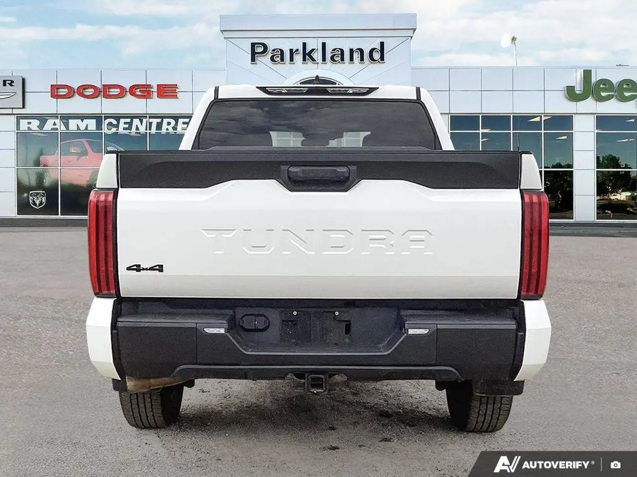 Toyota Tundra снимка Toyota Tundra