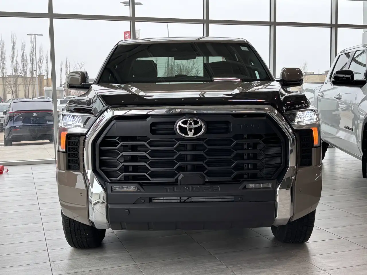 Toyota Tundra снимка Toyota Tundra