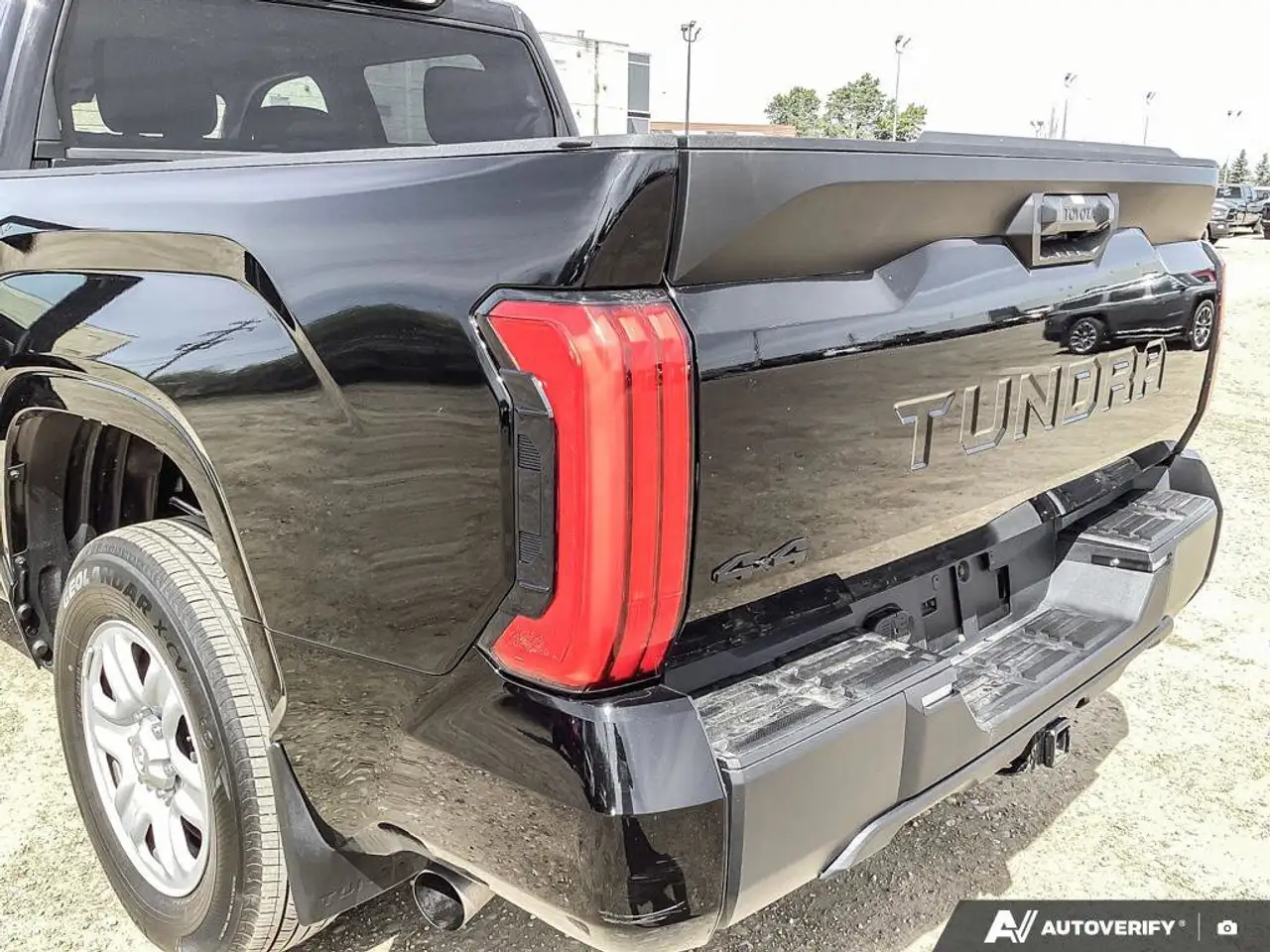 Toyota Tundra снимка Toyota Tundra