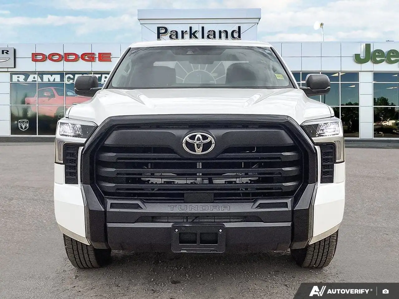 Toyota Tundra снимка Toyota Tundra