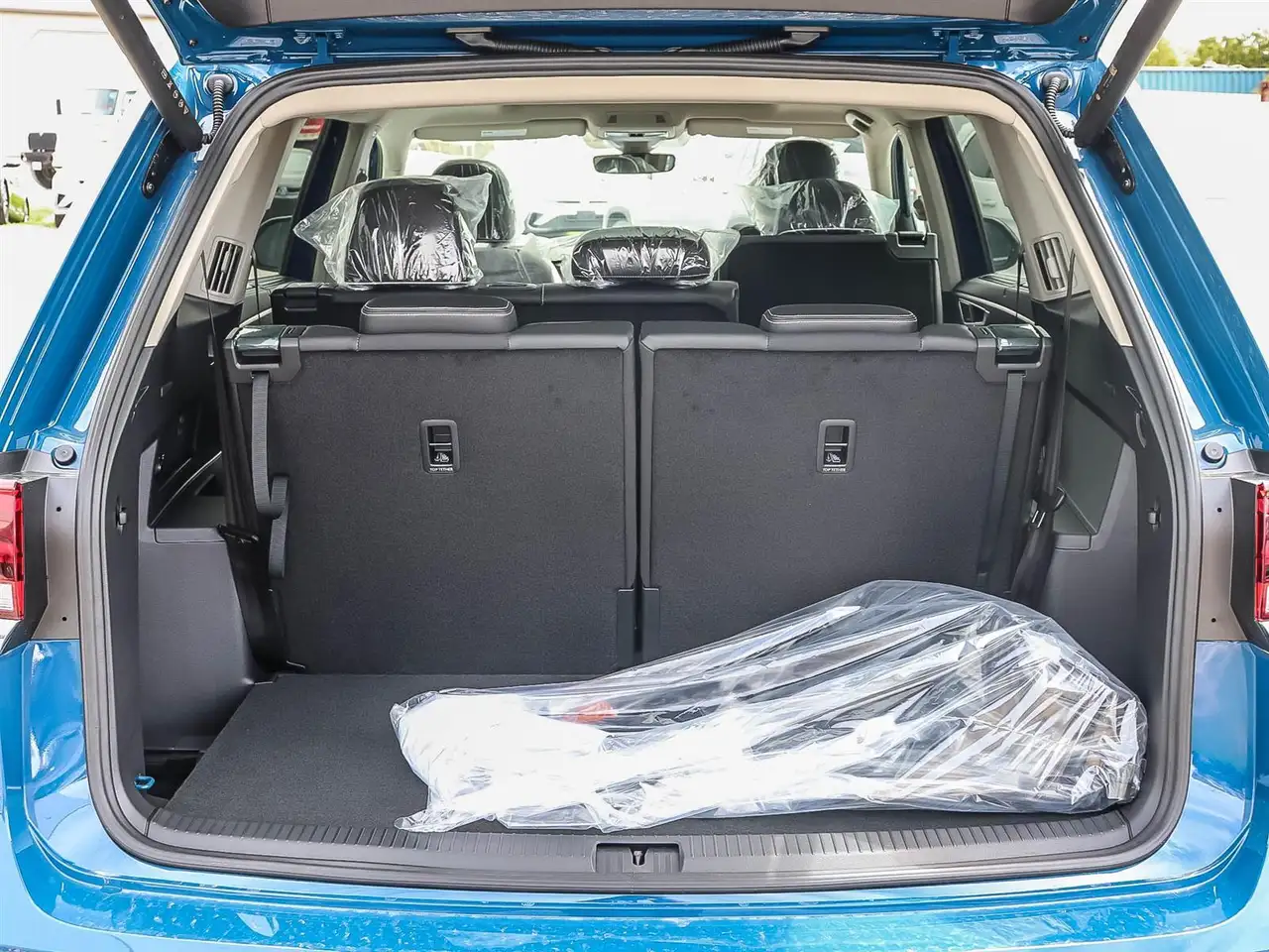 Volkswagen Atlas снимка Volkswagen Atlas
