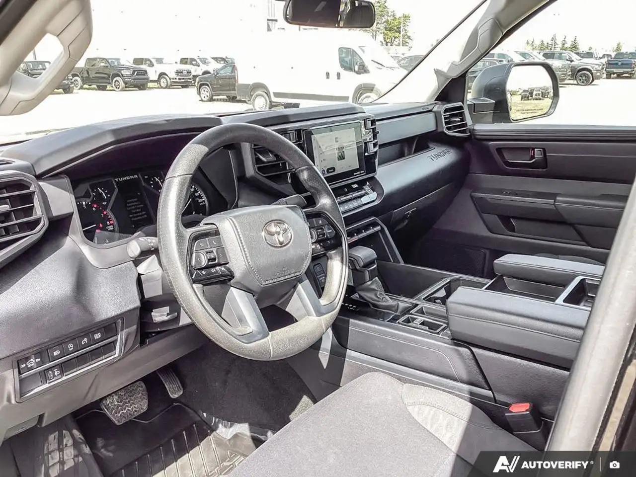 Toyota Tundra снимка Toyota Tundra
