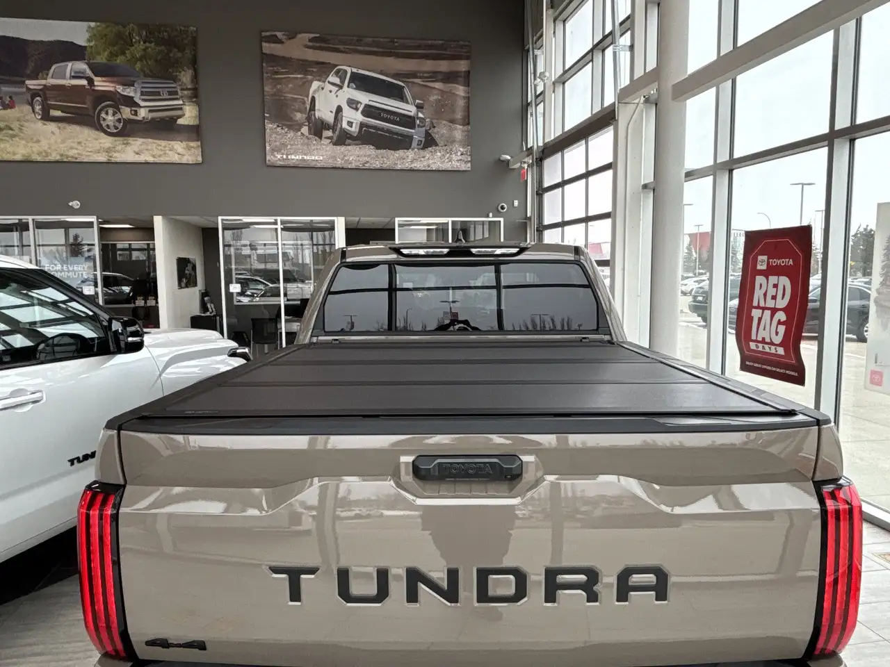 Toyota Tundra снимка Toyota Tundra