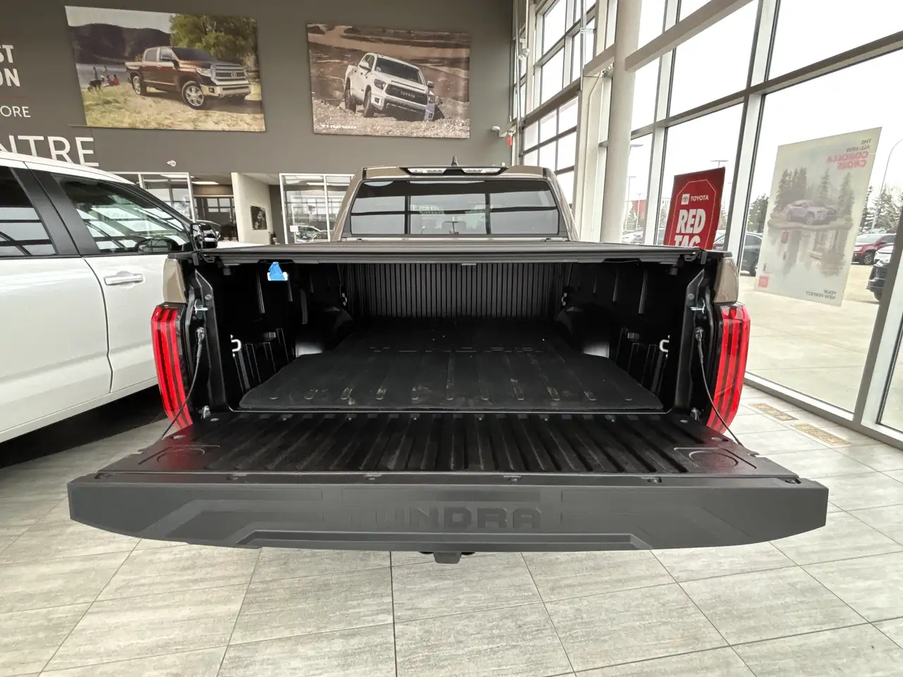Toyota Tundra снимка Toyota Tundra