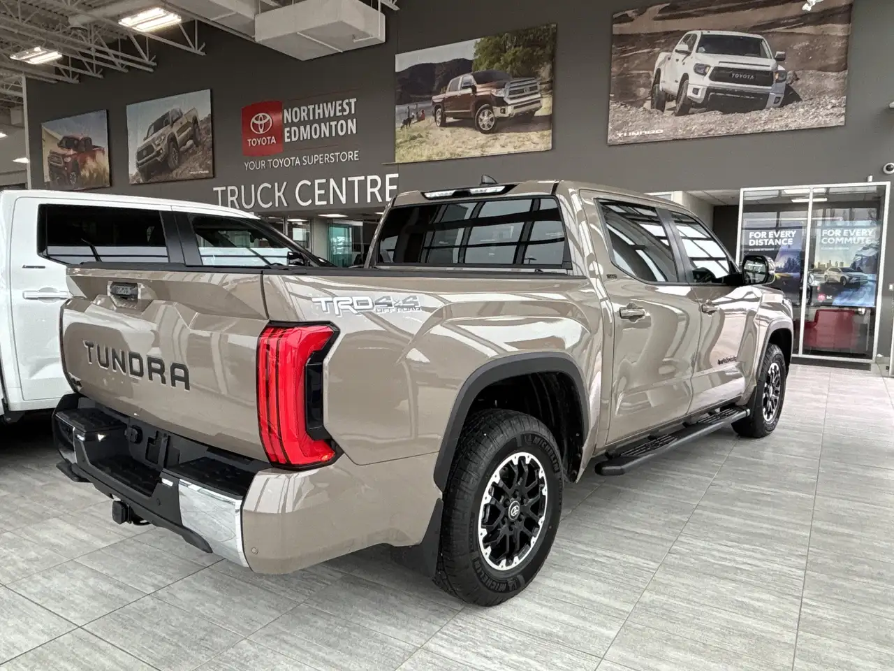 Toyota Tundra снимка Toyota Tundra