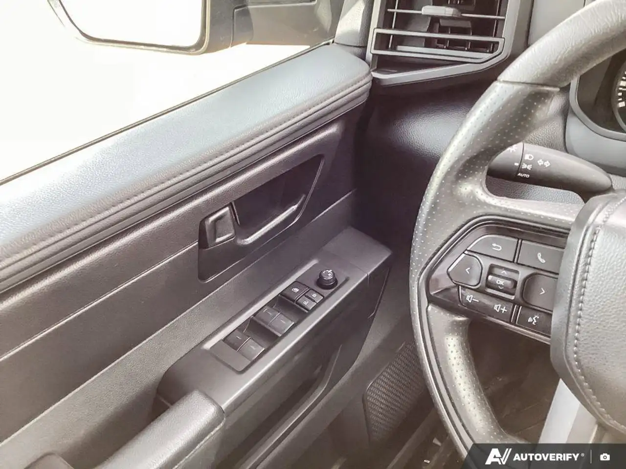 Toyota Tundra снимка Toyota Tundra