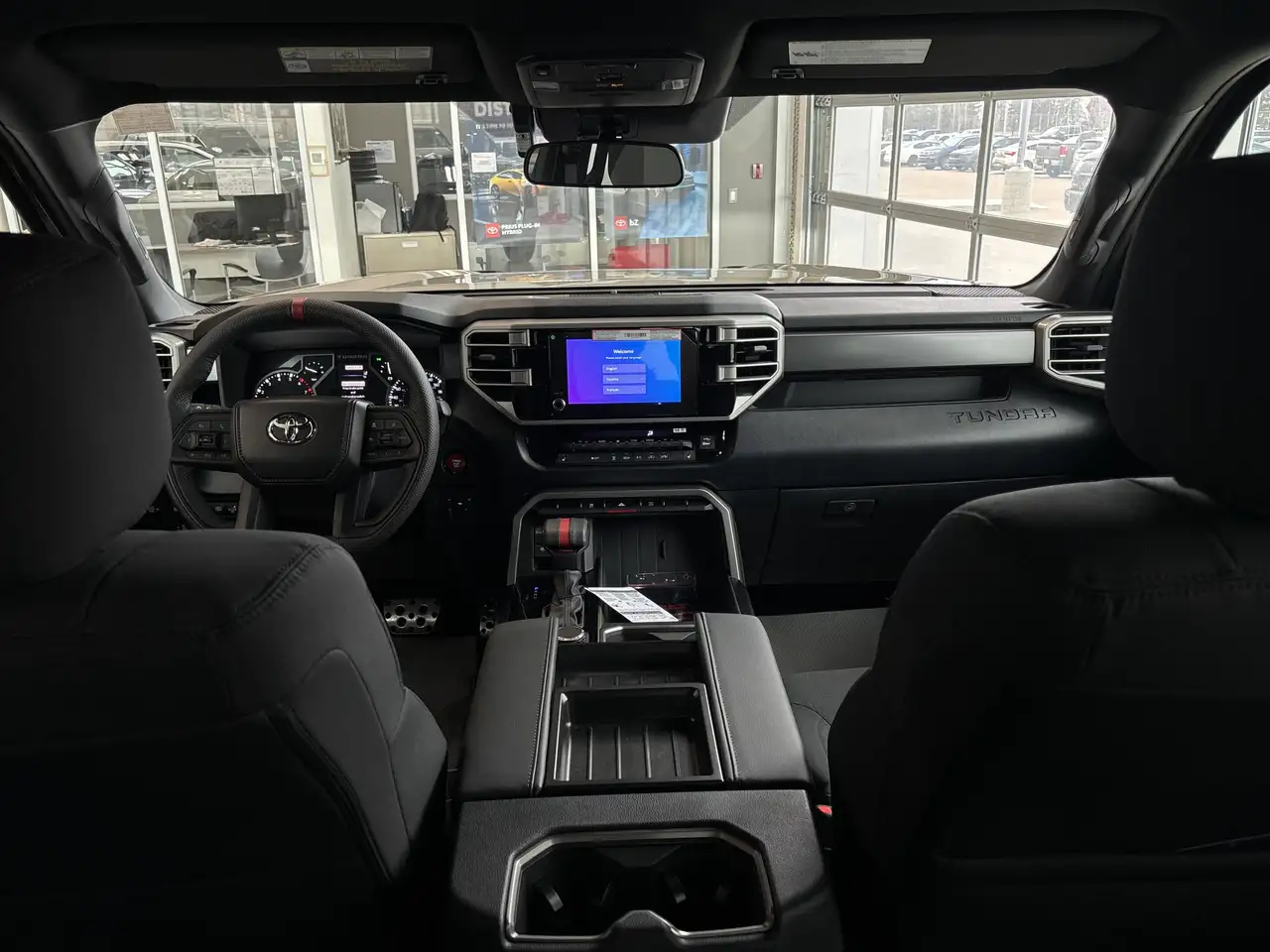 Toyota Tundra снимка Toyota Tundra