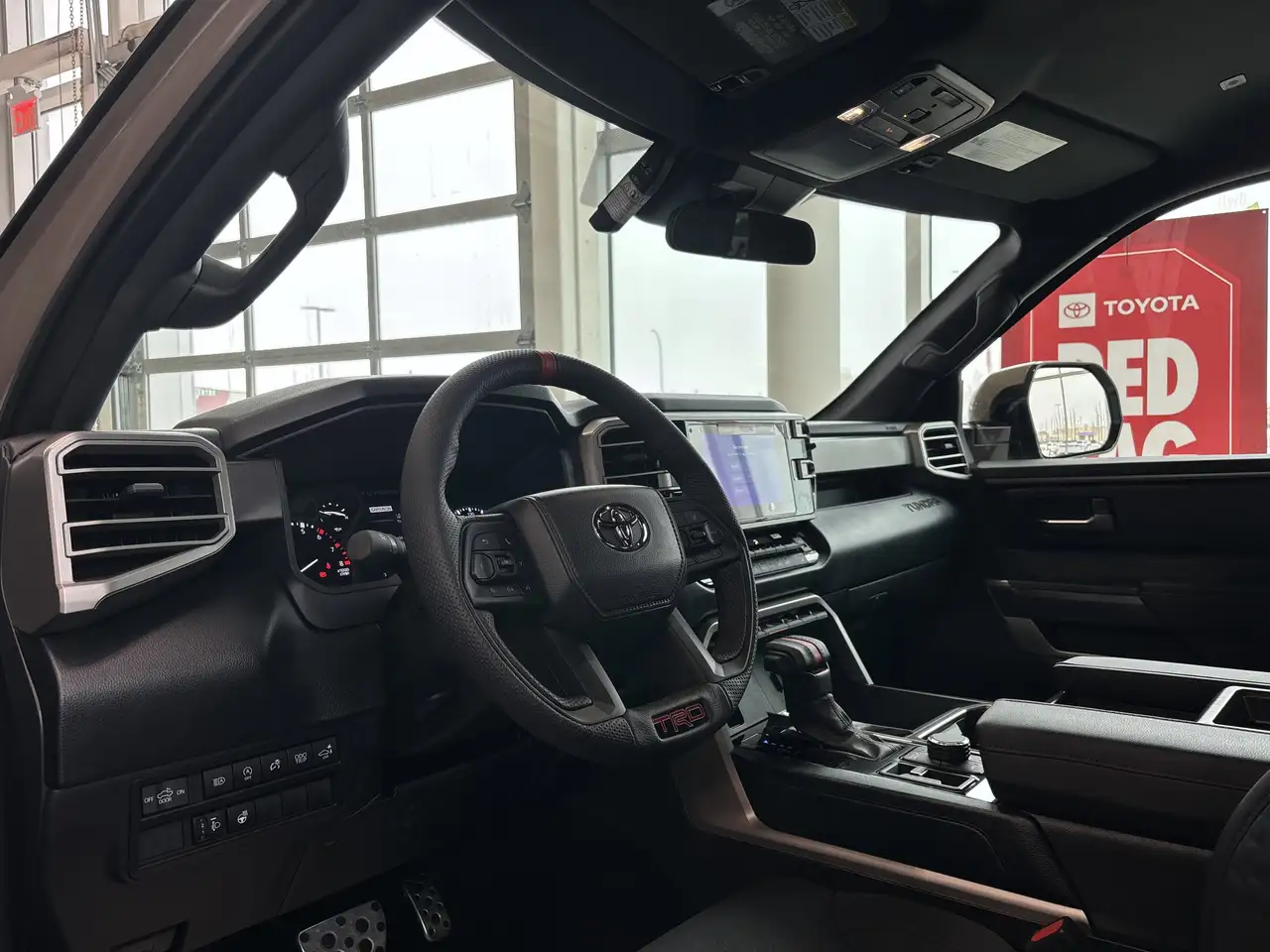 Toyota Tundra снимка Toyota Tundra