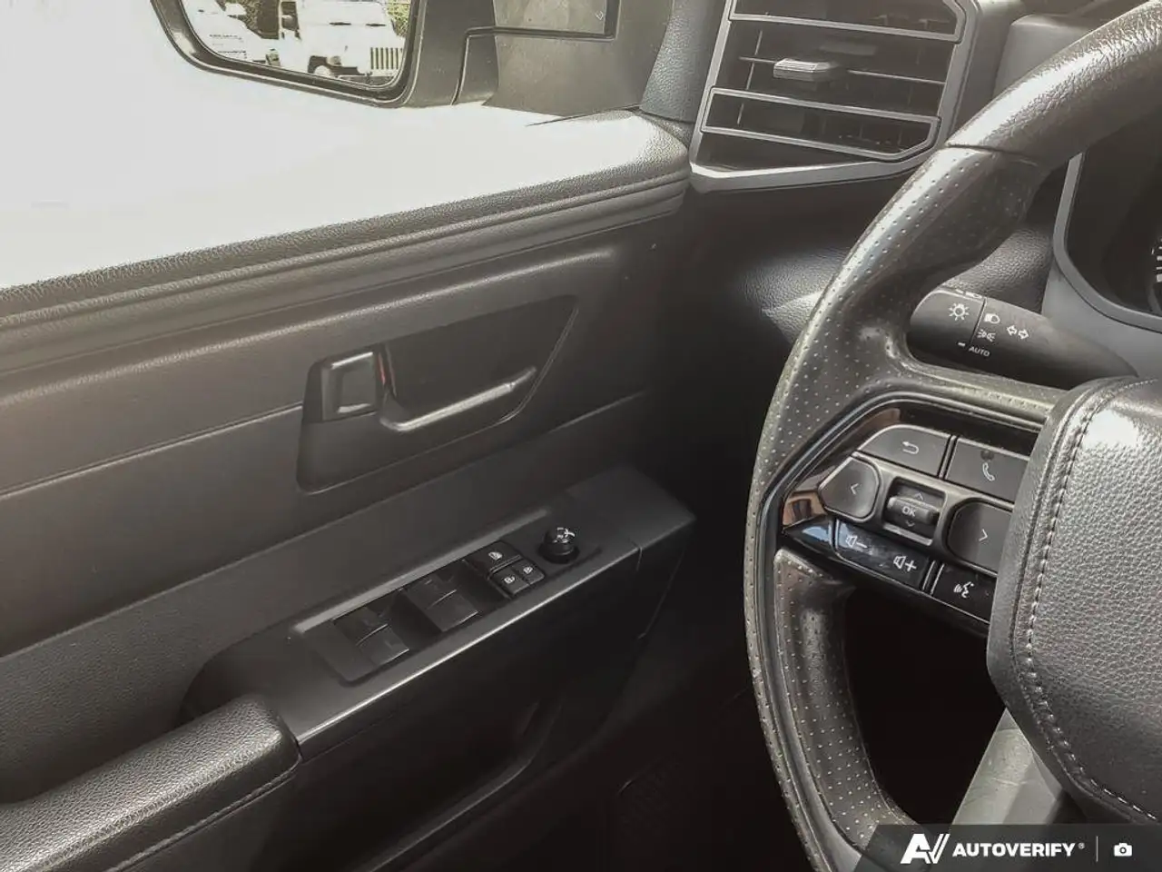Toyota Tundra снимка Toyota Tundra