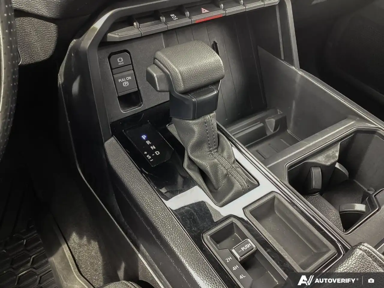 Toyota Tundra снимка Toyota Tundra