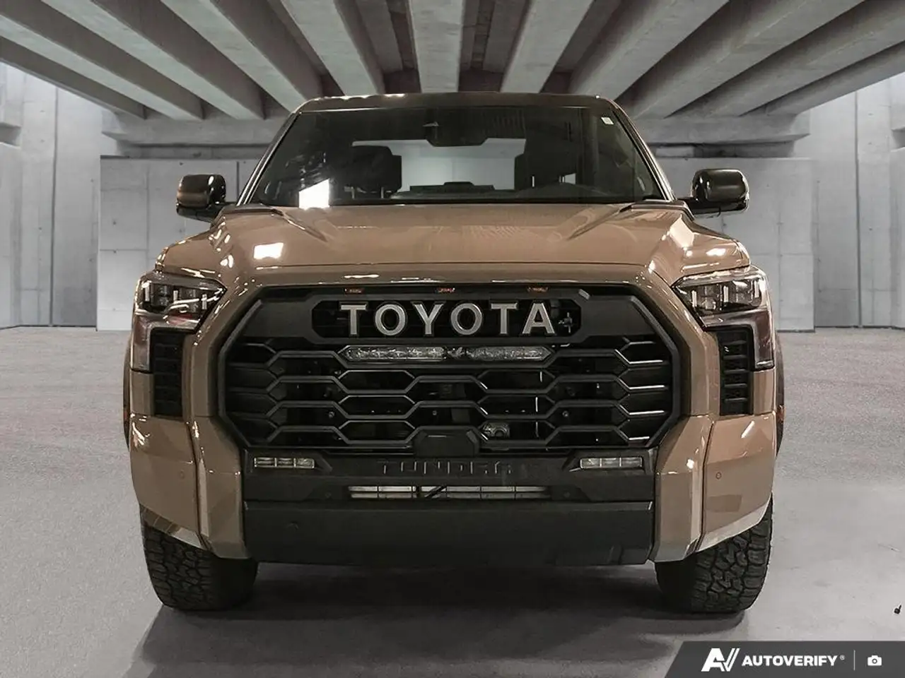 Toyota Tundra снимка Toyota Tundra