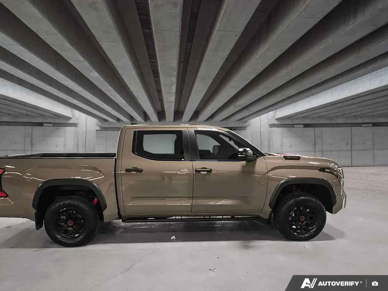 Toyota Tundra снимка Toyota Tundra