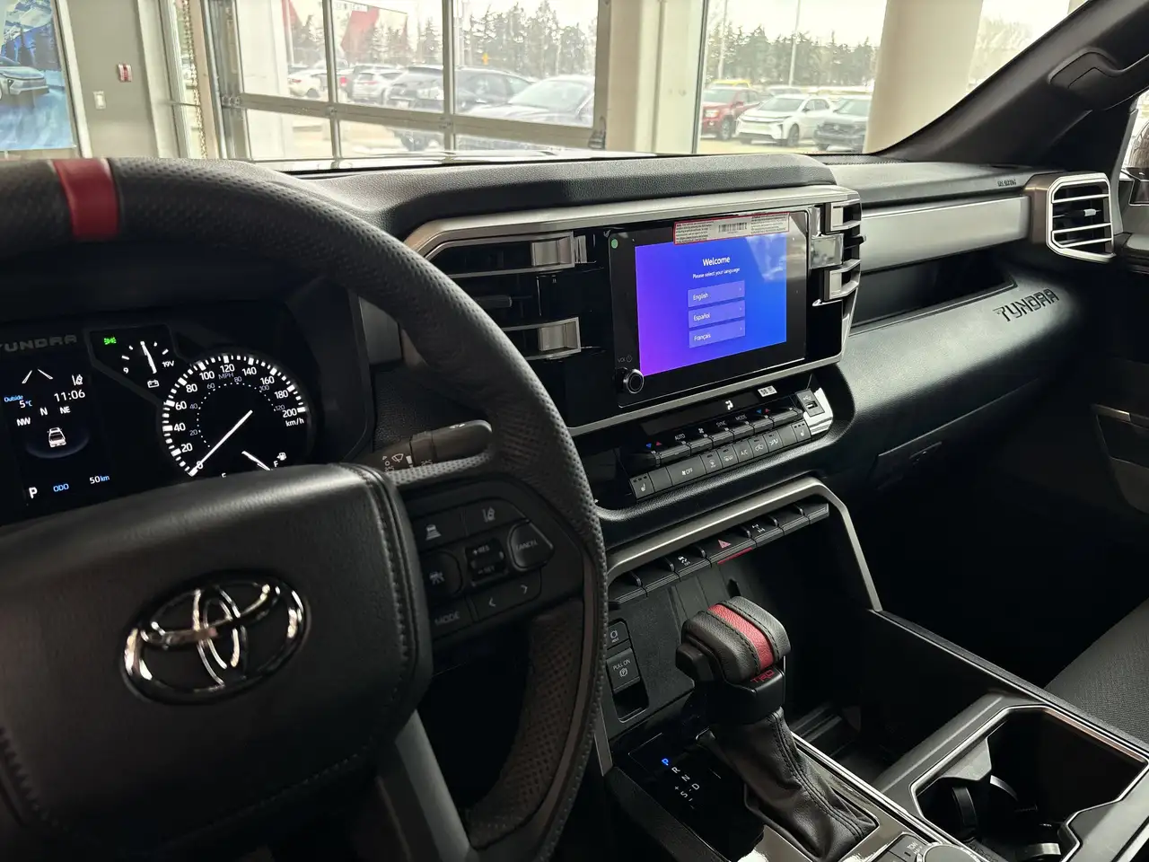 Toyota Tundra снимка Toyota Tundra