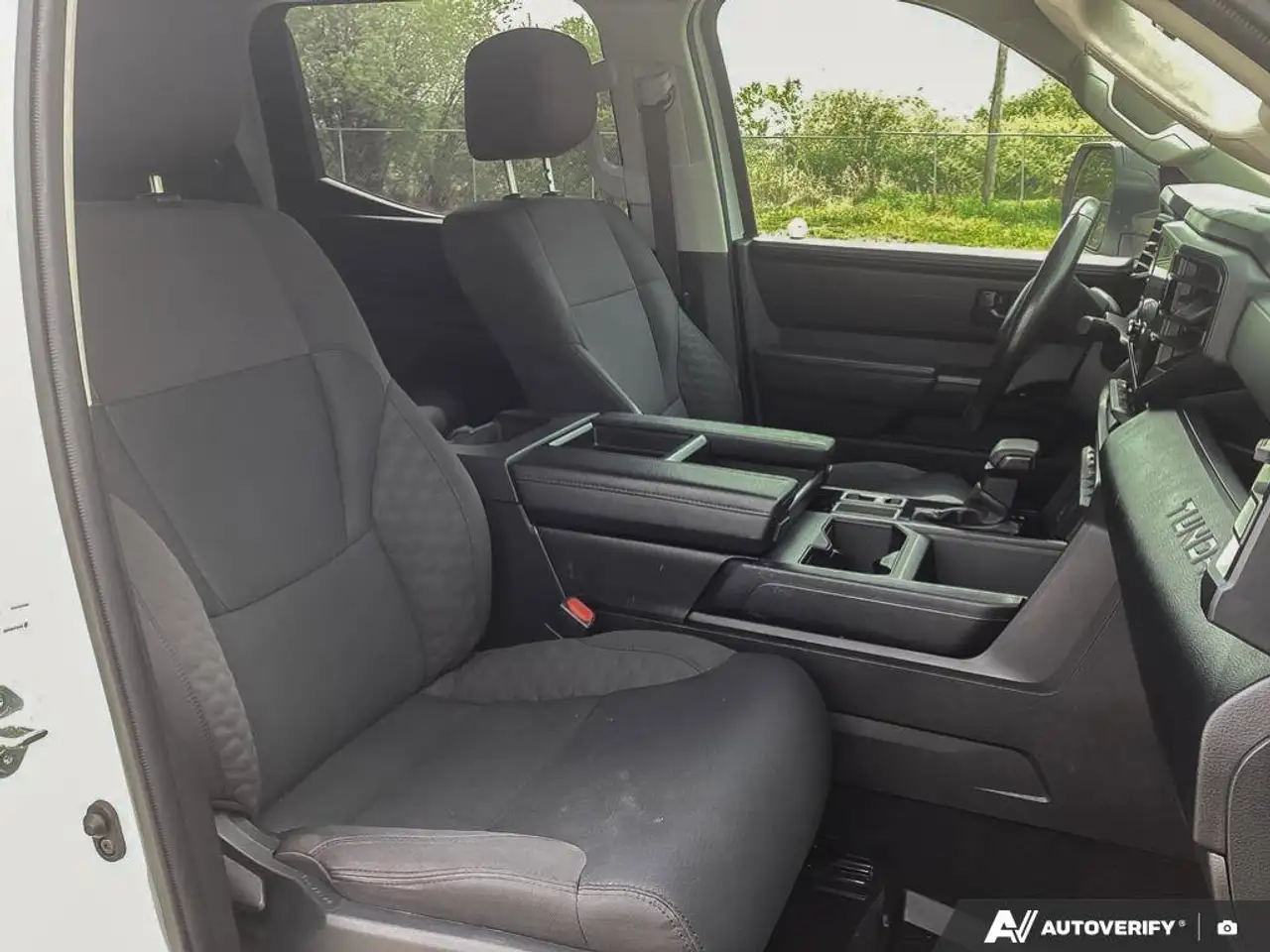 Toyota Tundra снимка Toyota Tundra