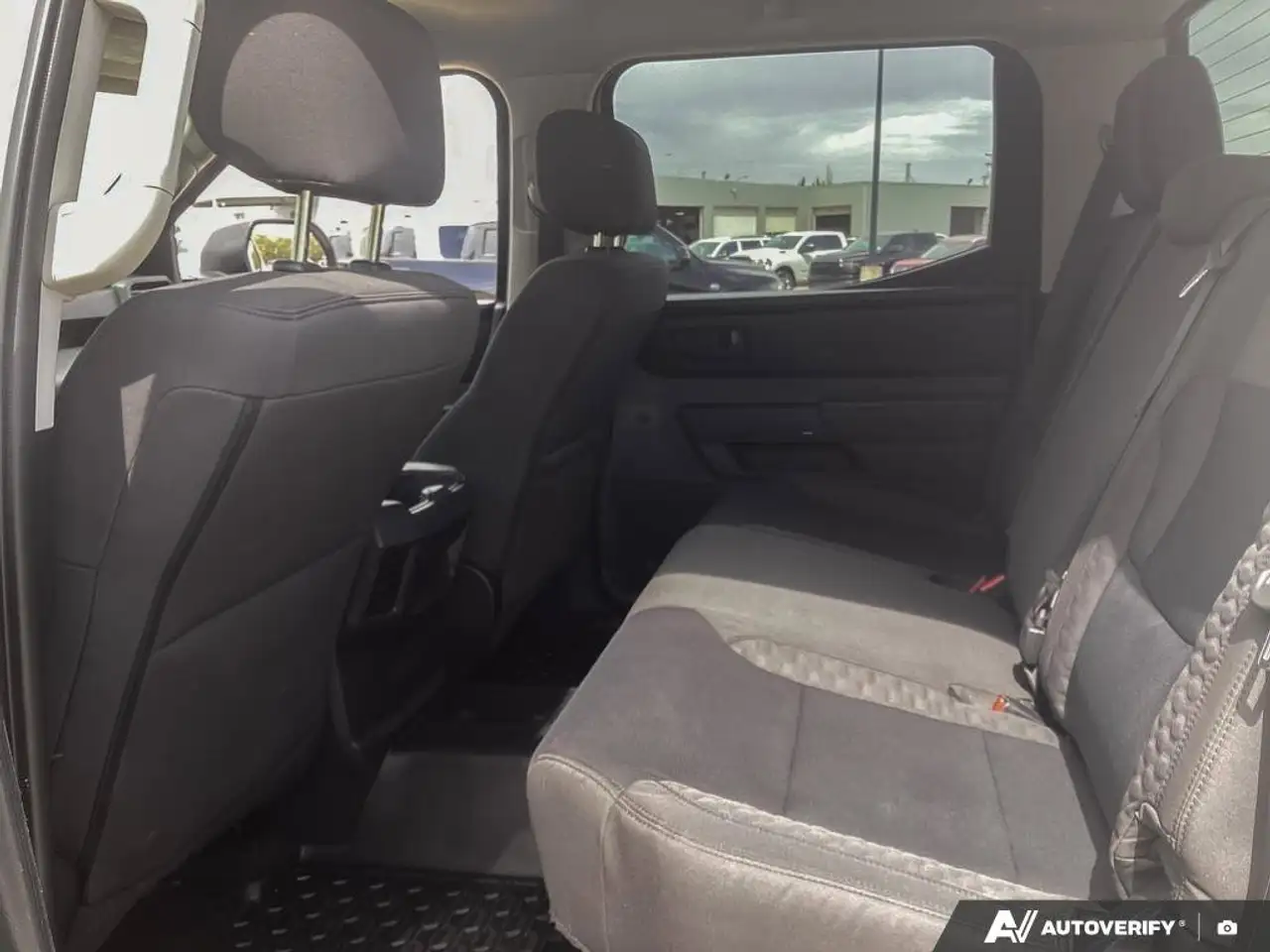 Toyota Tundra снимка Toyota Tundra