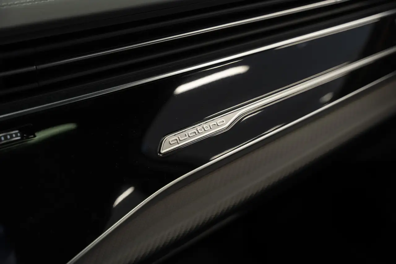 Audi SQ7 photo Audi SQ7