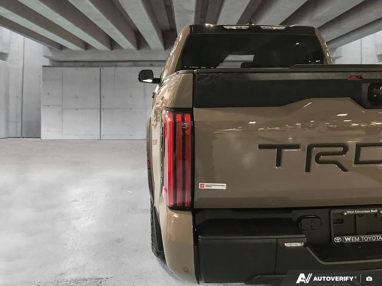 Toyota Tundra снимка Toyota Tundra