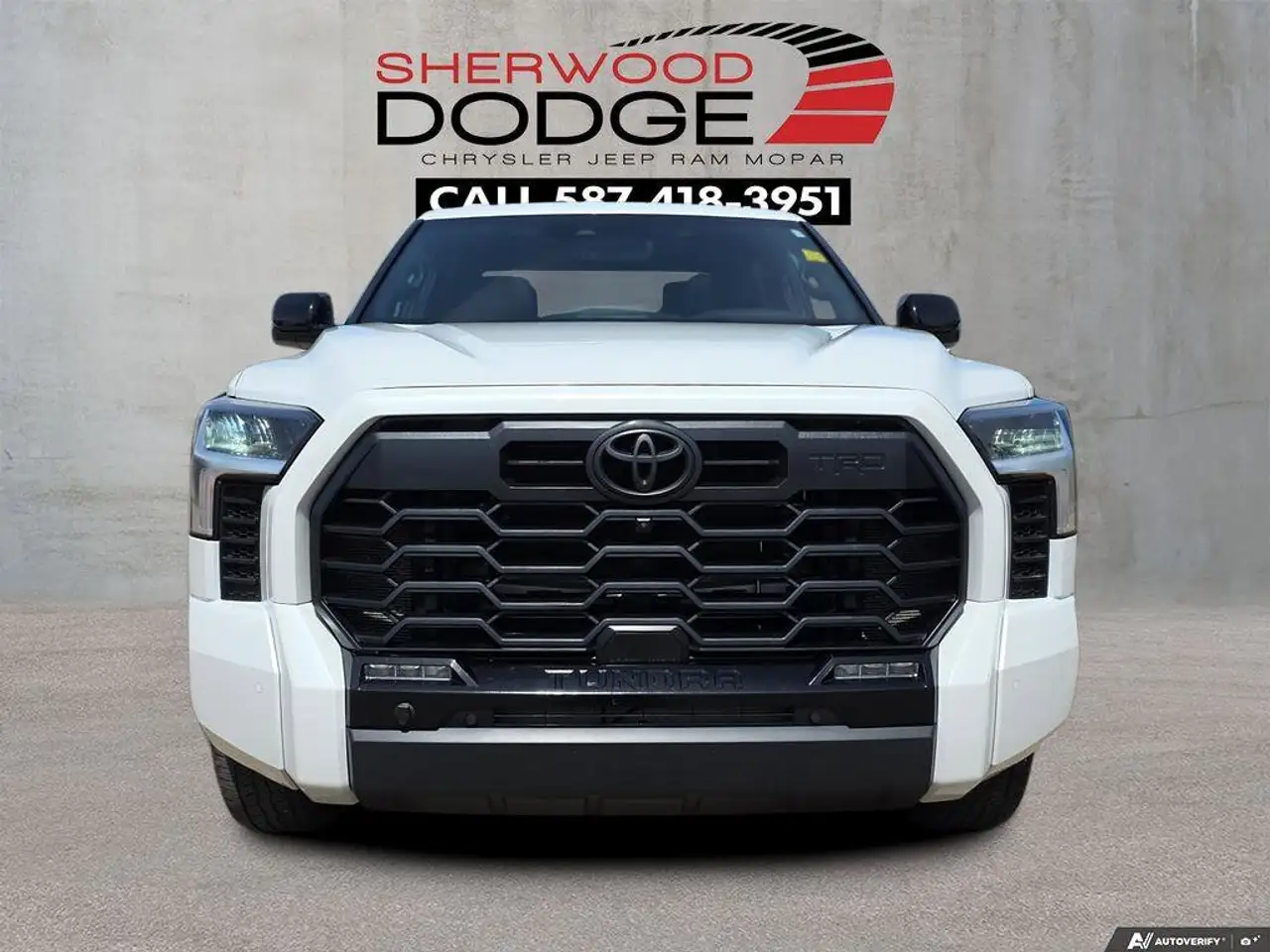 Toyota Tundra снимка Toyota Tundra