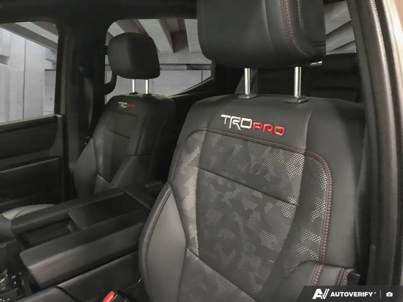 Toyota Tundra снимка Toyota Tundra