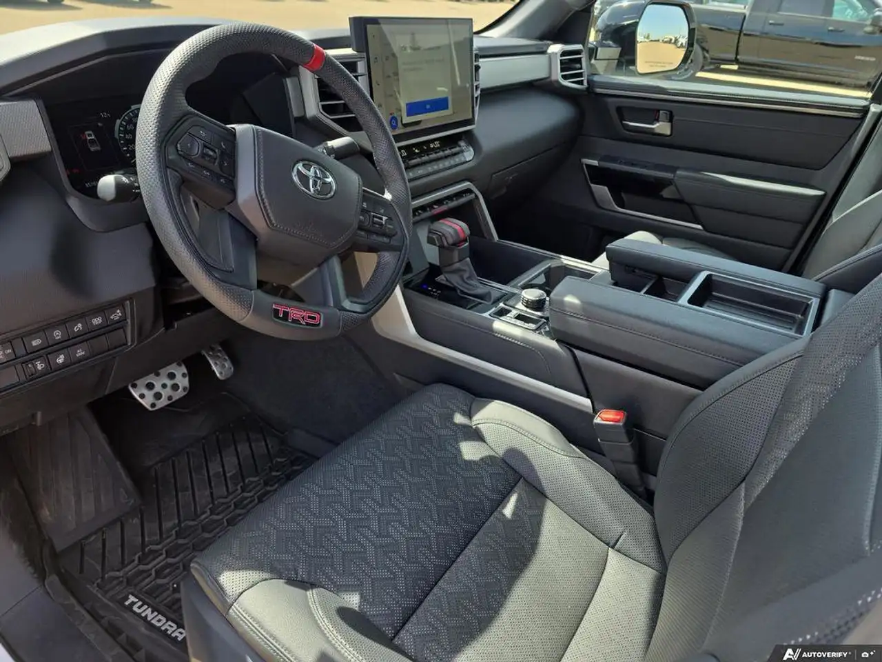 Toyota Tundra снимка Toyota Tundra