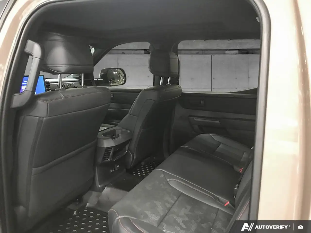 Toyota Tundra снимка Toyota Tundra