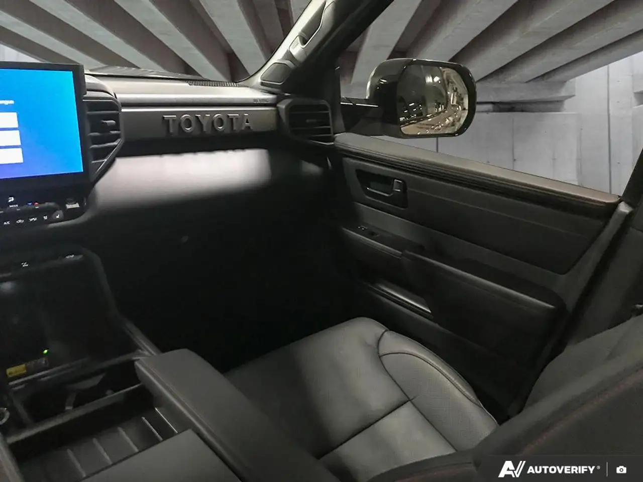 Toyota Tundra снимка Toyota Tundra