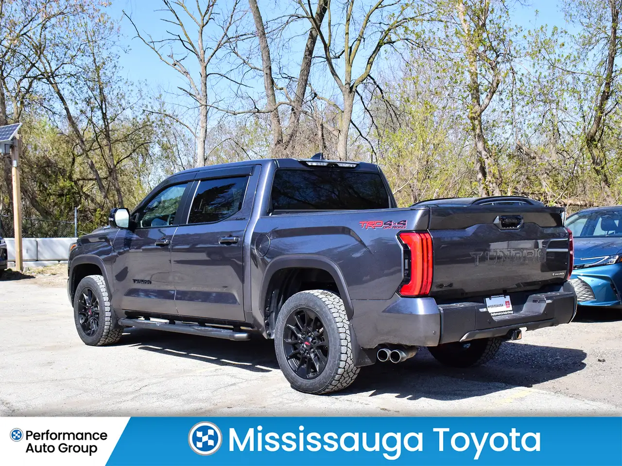 Toyota Tundra снимка Toyota Tundra