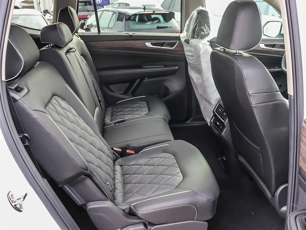 Volkswagen Atlas снимка Volkswagen Atlas