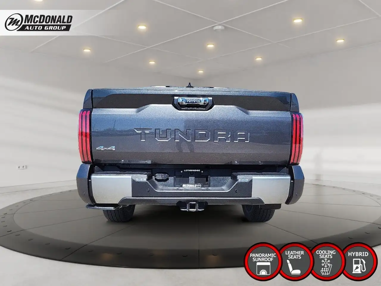 Toyota Tundra снимка Toyota Tundra