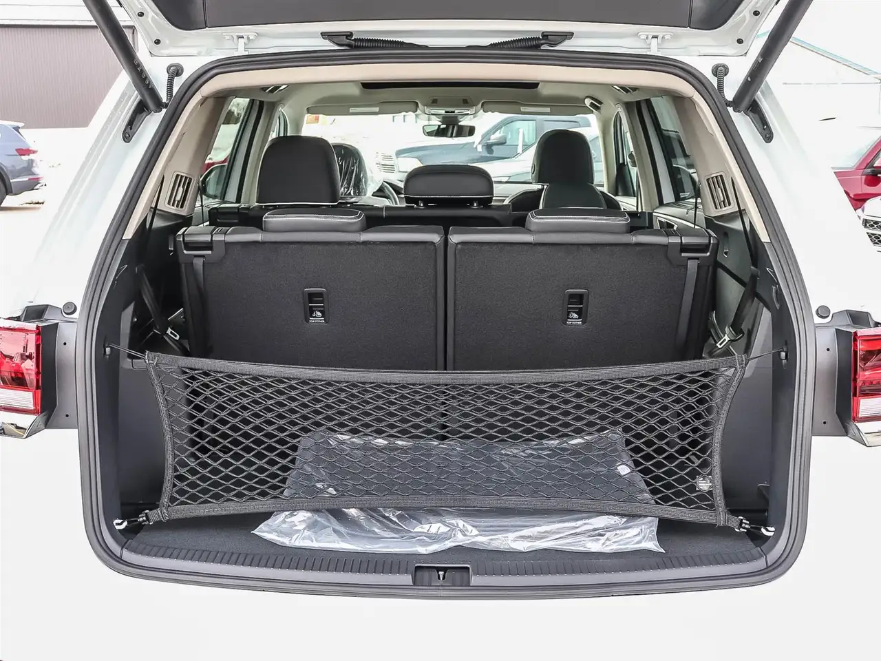 Volkswagen Atlas снимка Volkswagen Atlas