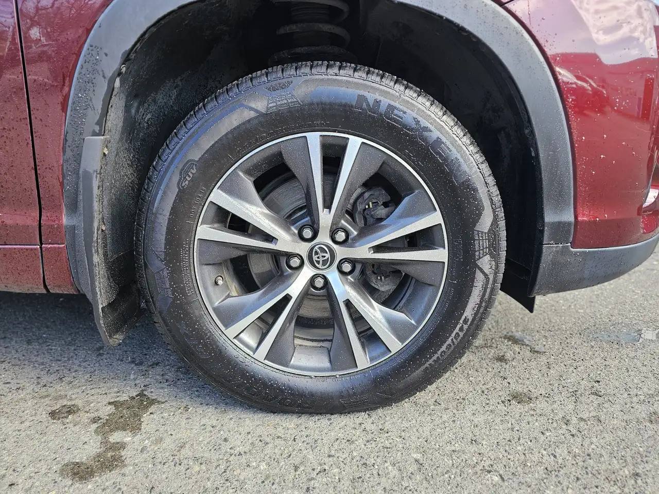 Toyota Highlander снимка Toyota Highlander