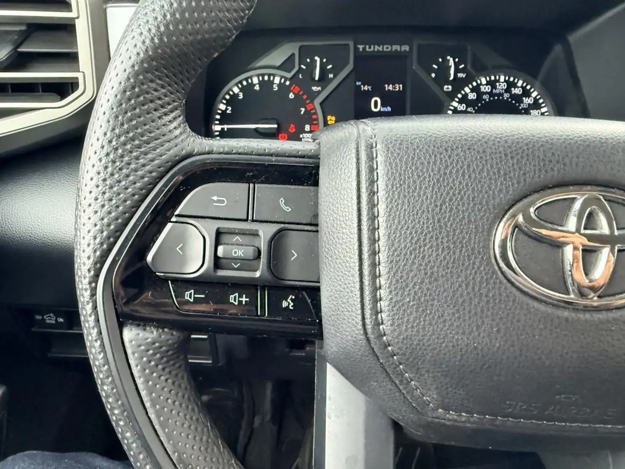 Toyota Tundra photo Toyota Tundra