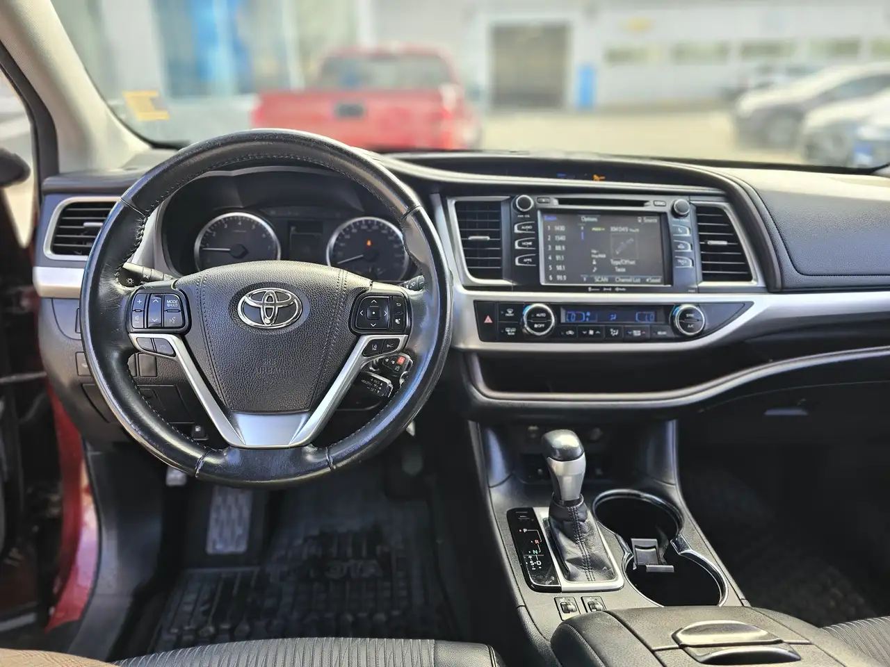 Toyota Highlander снимка Toyota Highlander