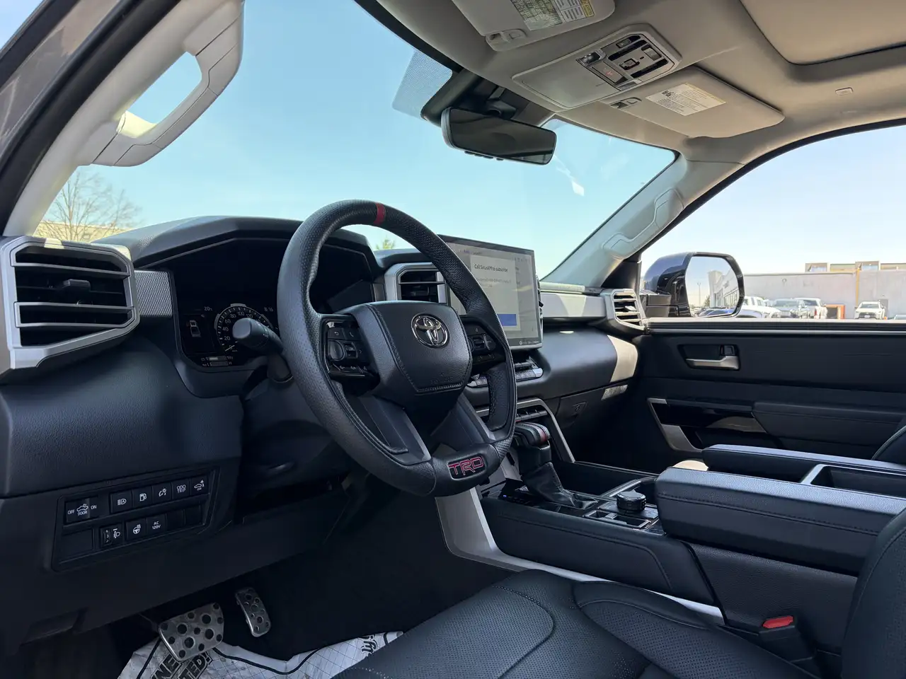 Toyota Tundra снимка Toyota Tundra