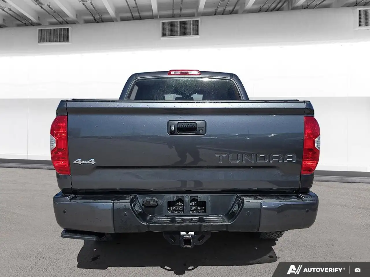 Toyota Tundra снимка Toyota Tundra
