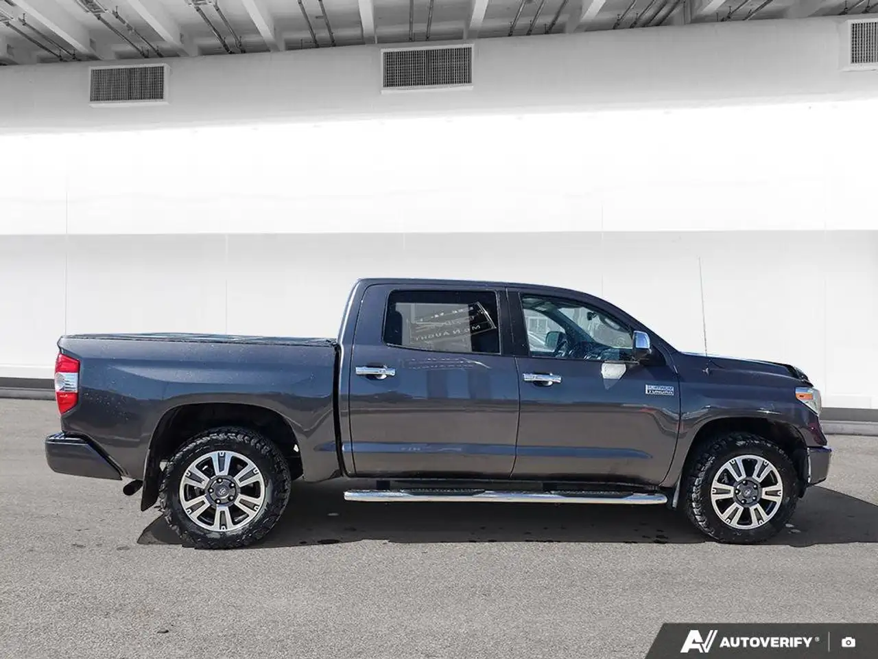 Toyota Tundra снимка Toyota Tundra