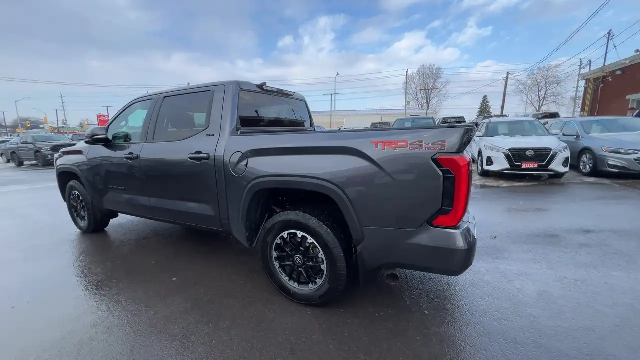 Toyota Tundra снимка Toyota Tundra