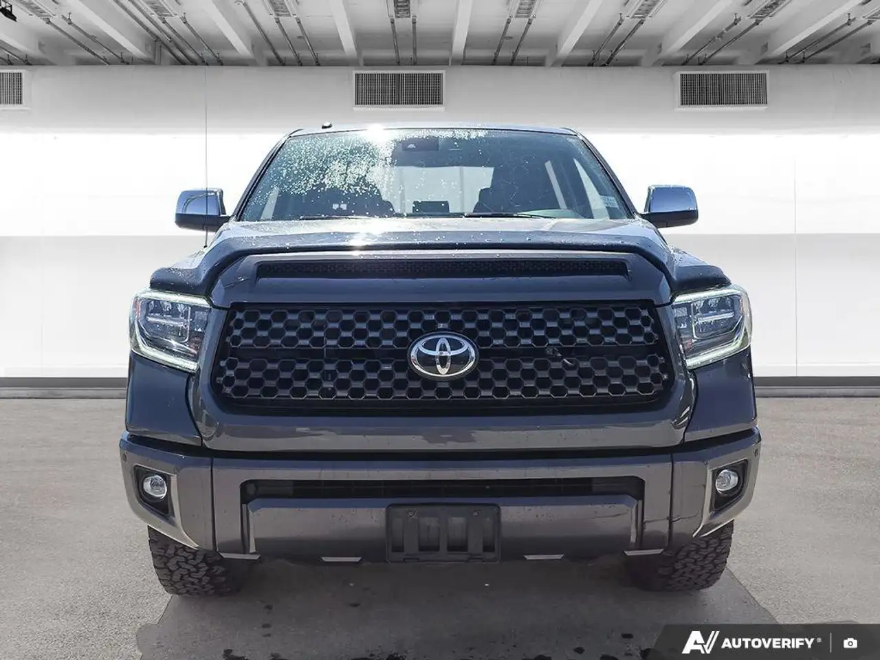 Toyota Tundra снимка Toyota Tundra