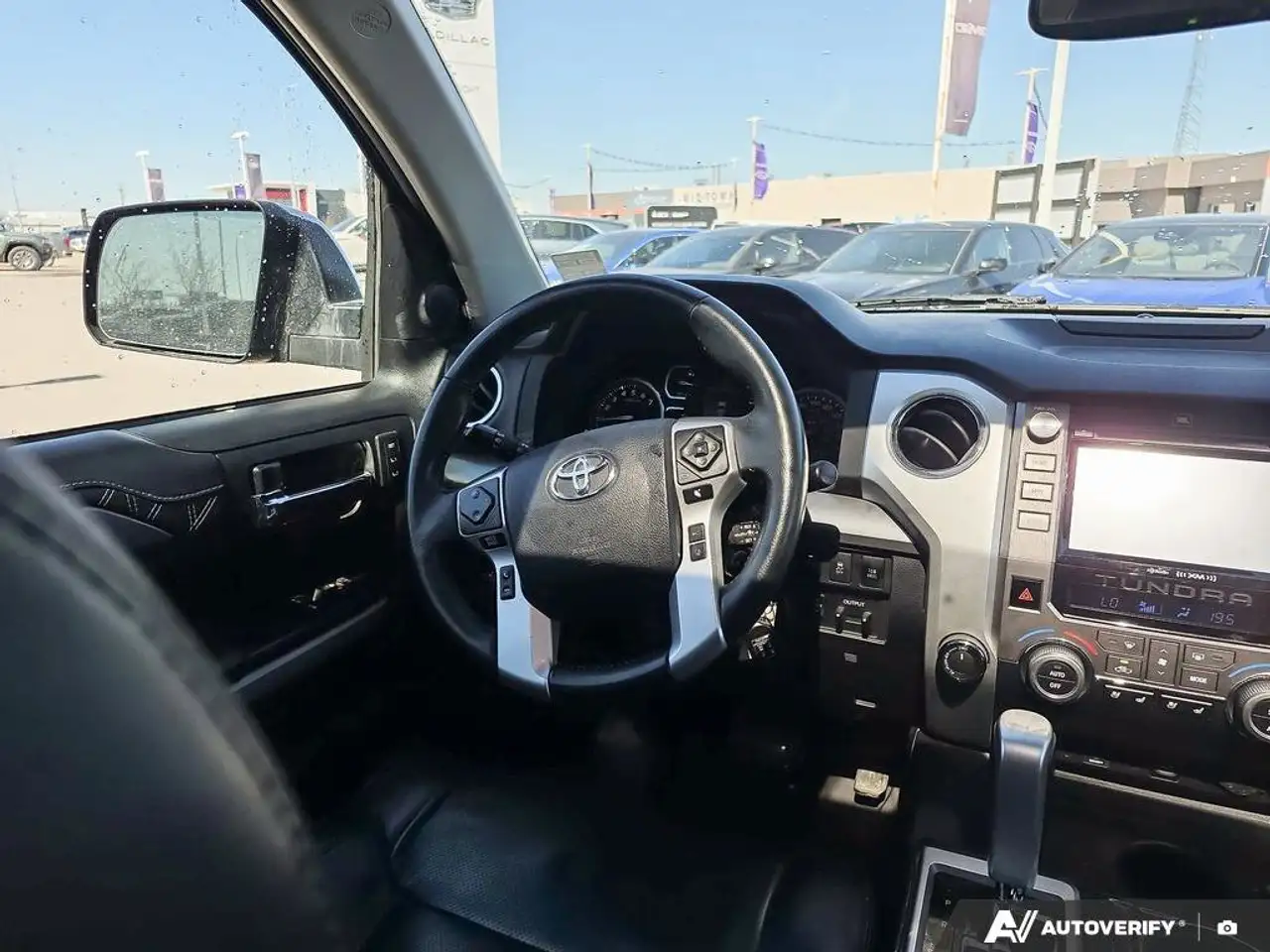 Toyota Tundra снимка Toyota Tundra