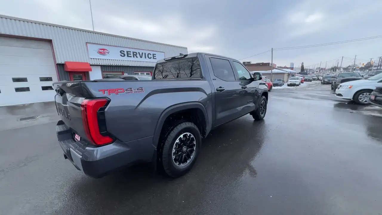 Toyota Tundra снимка Toyota Tundra