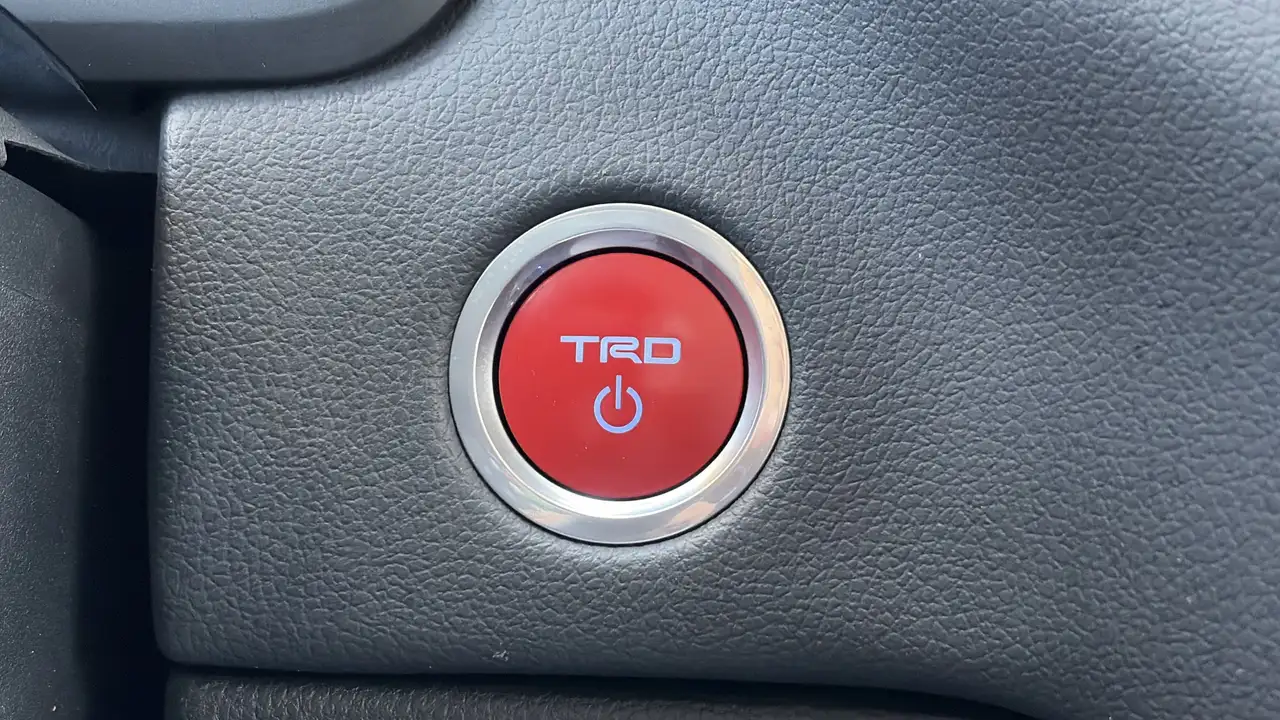 Toyota Tundra снимка Toyota Tundra