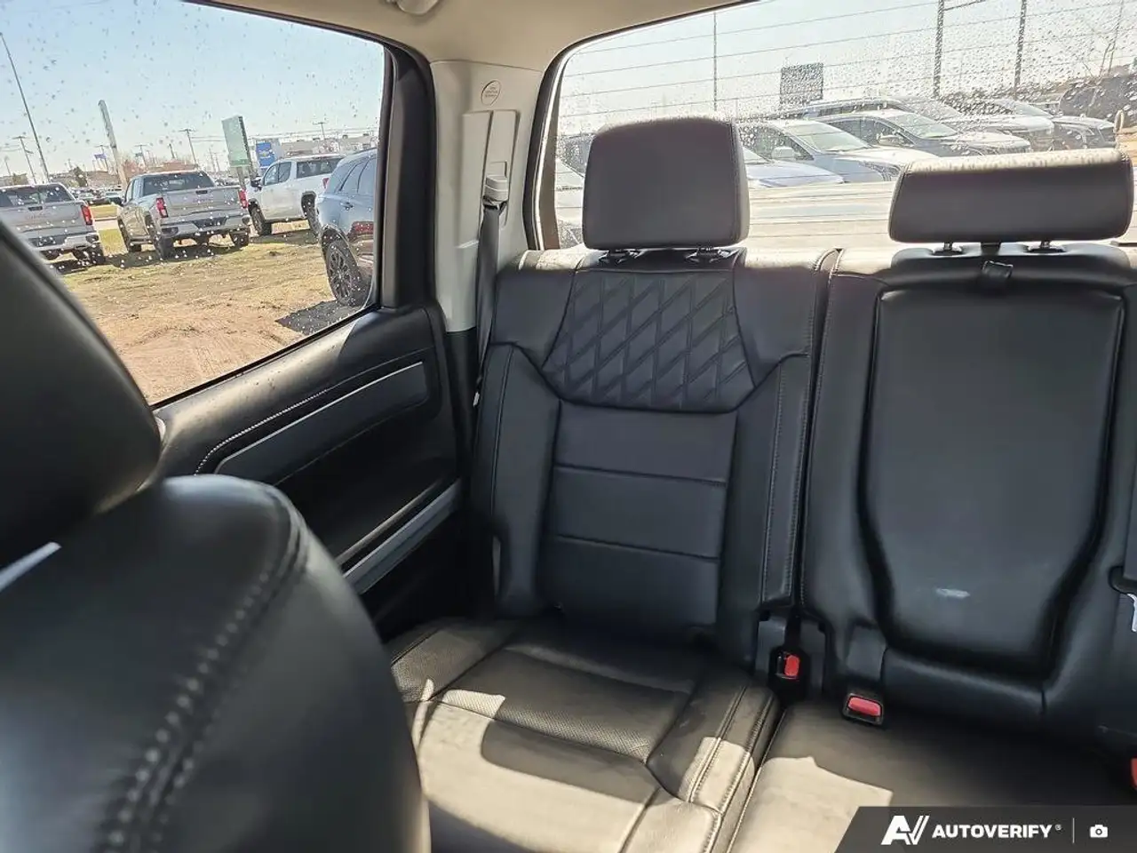 Toyota Tundra снимка Toyota Tundra