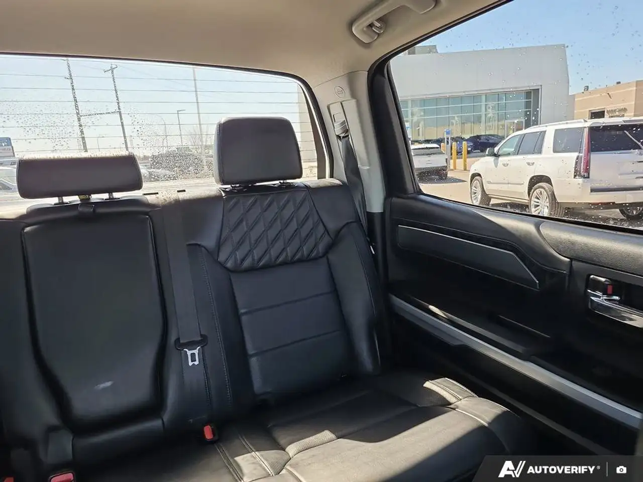Toyota Tundra снимка Toyota Tundra